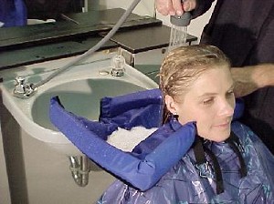 Comfort Cape Shampoo Aid